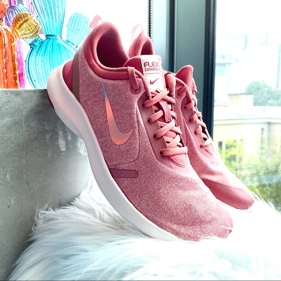 Nike Shoes - Nike Flex Experience RN 8
